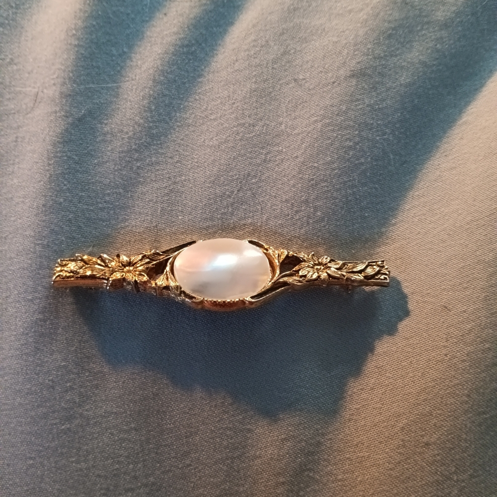 Mother of Pearl Pin